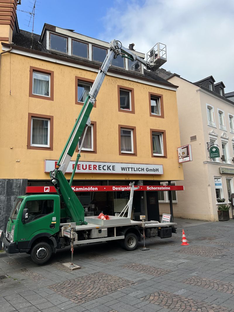 Hubarbeitsbühne Multitel MJ 201 der Dachdecker Klein GmbH, mietbar mit Führerschein Klasse B